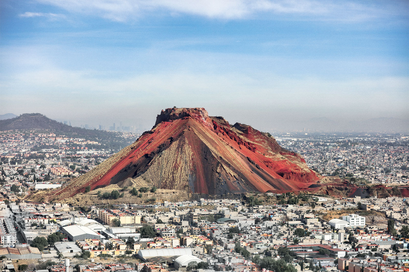 Santiago Arau, *Cerro de las Minas en Iztapalapa*, 2023. Cortesía del artista
