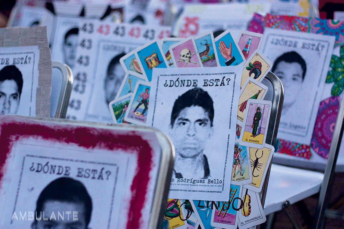 Proyección del documental _Ayotzinapa, el paso de la tortuga_ de Enrique García Meza, 2017. Fotografía de festival Ambulante. Flickr