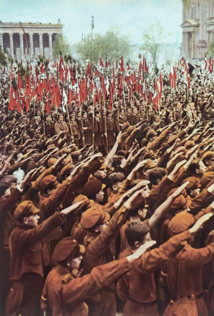 Mitin de las Juventudes Hitlerianas, Berlín, 1933. Das Bundesarchiv