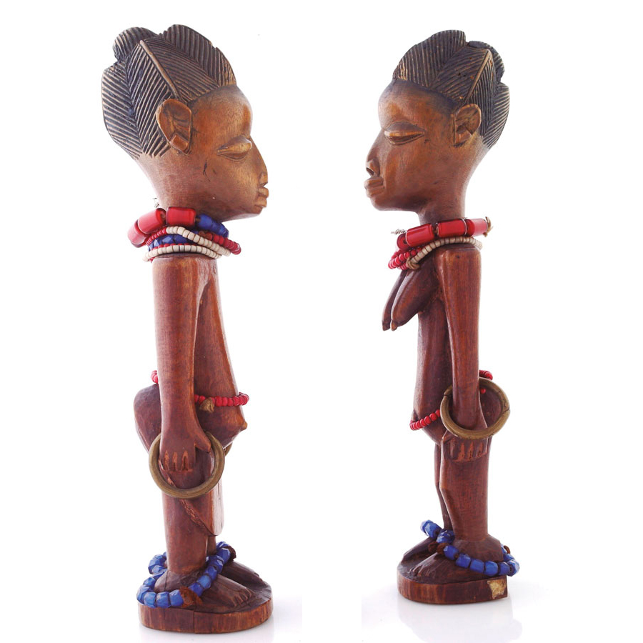 Figuras yoruba _ibeji_ que representan gemelos. Wellcome Collection