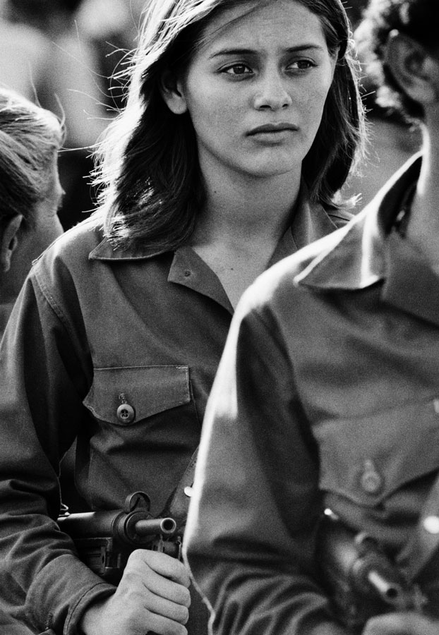 Idalia, excombatiente, durante la celebración del primer aniversario del triunfo de la Revolución Sandinista. Estelí, Nicaragua, julio de 1980.