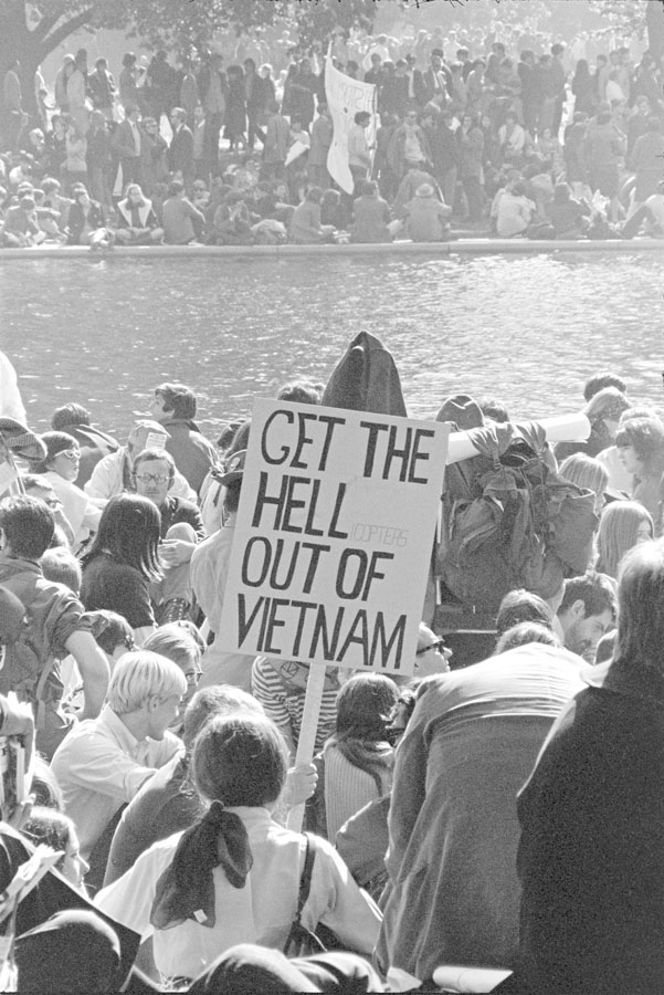 Protesta contra la guerra de Vietnam en el Pentágono, Washington, 21 de octubre de 1967. Lyndon B. Johnson Library