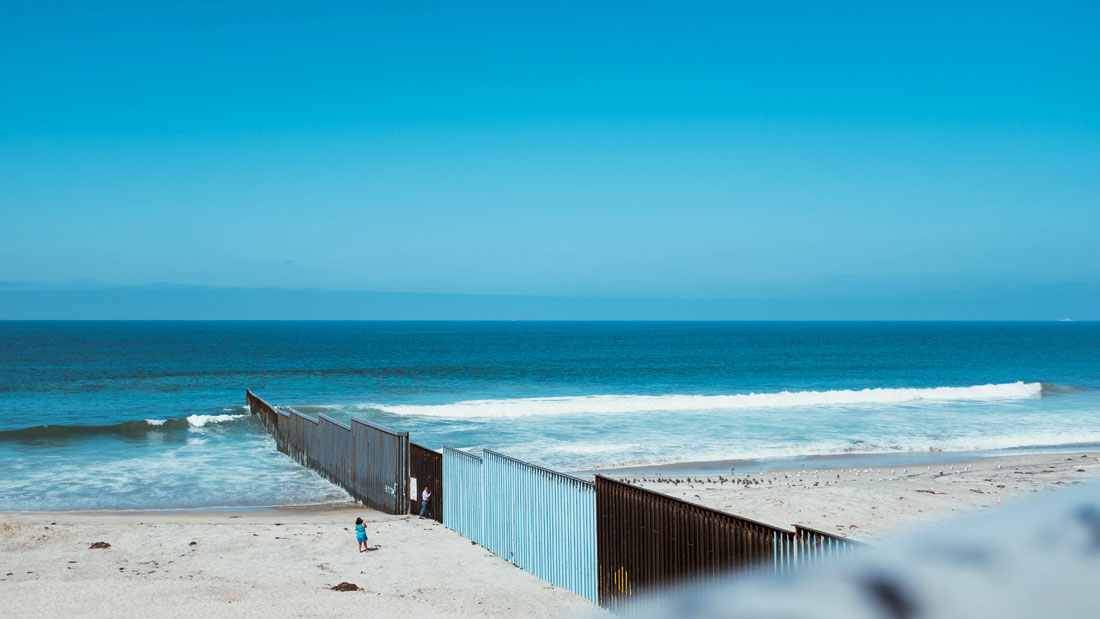 Valla fronteriza entre México y Estados Unidos, 2018.Fotografía de Dane Van. Flickr